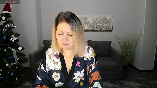 Snapshot of Milana_Blake chatting on 12.25.24 Milana Blake online show from 12.25.24