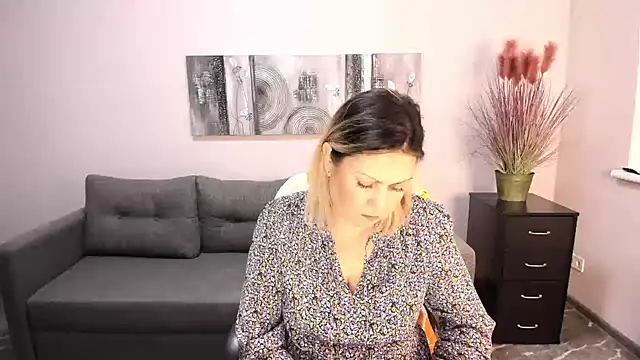 Snapshot of Milana_Blake chatting on 02.05.25 Milana Blake online show from 02.05.25