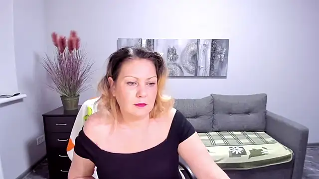 Snapshot of Milana_Blake chatting on 03.05.25 Milana Blake online show from 03.05.25