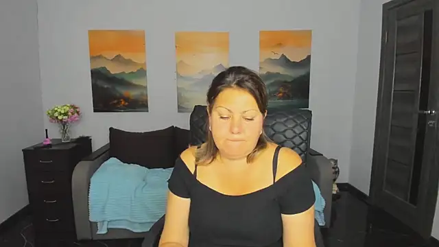 Snapshot of Milana_Blake chatting on 09.20.25 Milana Blake online show from 09.20.25