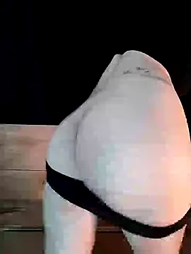 Snapshot of Sweety-Cat chatting on 12.23.24 Sweety-Cat online show from 12.23.24