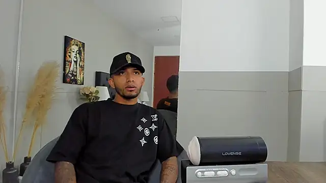 Snapshot of Robin_Rief chatting on 02.01.25 Robin Rief online show from 02.01.25