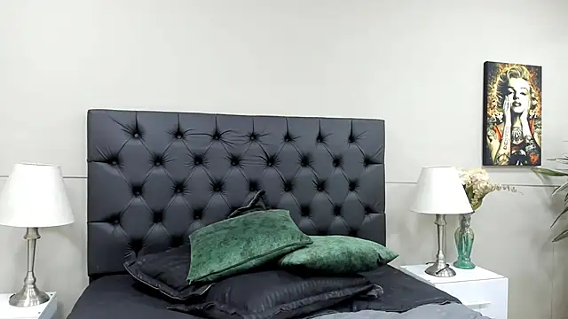 Snapshot of Robin_Rief chatting on 09.10.25 Robin Rief online show from 09.10.25