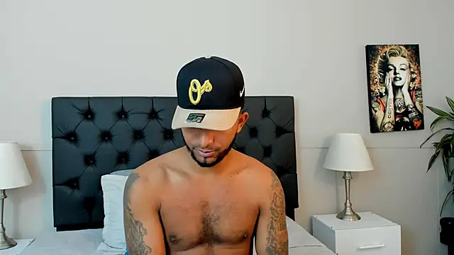 Snapshot of Robin_Rief chatting on 10.09.25 Robin Rief online show from 10.09.25