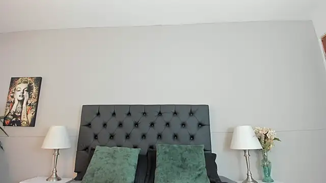 Robin Rief online show from 10.15.25