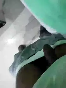 Snapshot of KUKU69XX chatting on 12.25.24 KUKU69XX online show from 12.25.24