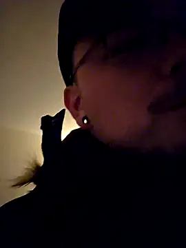 Snapshot of cmichaelxxx chatting on 03.21.25 cmichaelxxx online show from 03.21.25