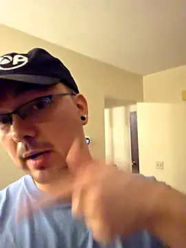 Snapshot of cmichaelxxx chatting on 03.21.25 cmichaelxxx online show from 03.21.25