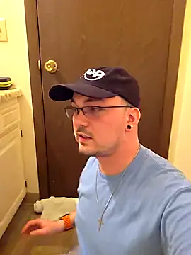 Snapshot of cmichaelxxx chatting on 03.21.25 cmichaelxxx online show from 03.21.25