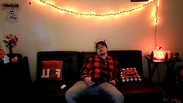 Snapshot of cmichaelxxx chatting on 10.14.25 cmichaelxxx online show from 10.14.25