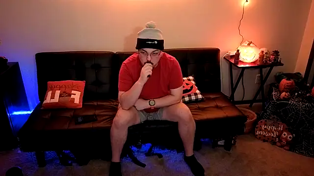 Snapshot of cmichaelxxx chatting on 10.17.25 cmichaelxxx online show from 10.17.25