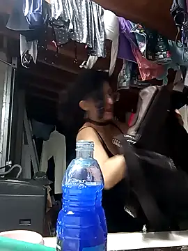 Snapshot of LoveElectra chatting on 01.20.25 LoveElectra online show from 01.20.25