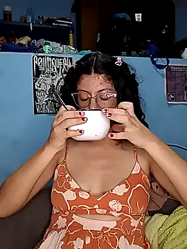 Snapshot of LoveElectra chatting on 01.30.25 LoveElectra online show from 01.30.25