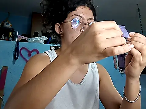 Snapshot of LoveElectra chatting on 10.02.25 LoveElectra online show from 10.02.25