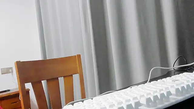 Snapshot of gunian chatting on 03.14.25 gunian online show from 03.14.25