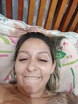 Snapshot of baixinhaloira chatting on 12.21.24 baixinhaloira online show from 12.21.24