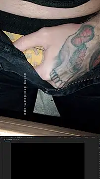 Snapshot of HappyZebra13 chatting on 01.10.25 HappyZebra13 online show from 01.10.25