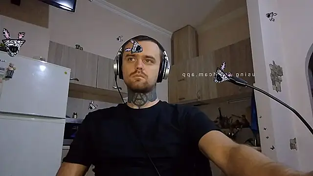 Snapshot of HappyZebra13 chatting on 02.06.25 HappyZebra13 online show from 02.06.25