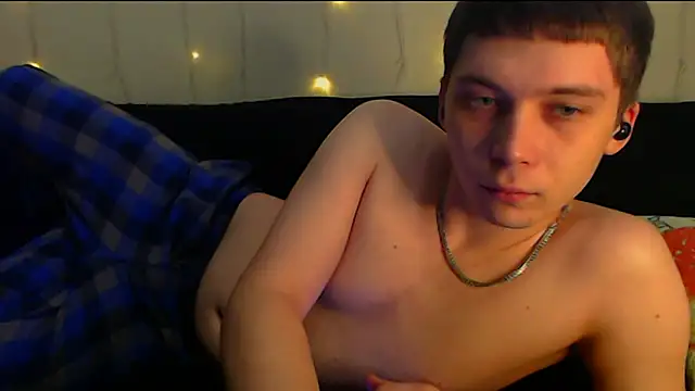 Snapshot of __sugarrebit chatting on 12.21.24   sugarrebit online show from 12.21.24