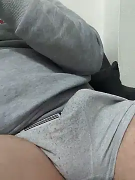 Snapshot of mertBy chatting on 12.18.24 mertBy online show from 12.18.24