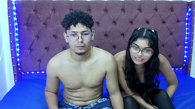 Snapshot of lau_hotfox chatting on 12.15.24 lau hotfox online show from 12.15.24