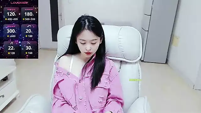 Snapshot of CN-Babycat chatting on 02.27.25 CN-Babycat online show from 02.27.25