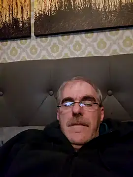 Snapshot of farock chatting on 12.22.24 farock online show from 12.22.24