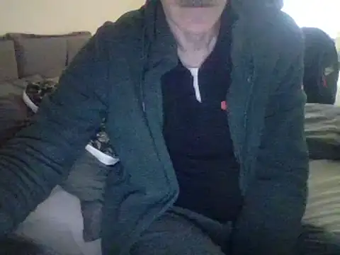 Snapshot of farock chatting on 01.15.25 farock online show from 01.15.25