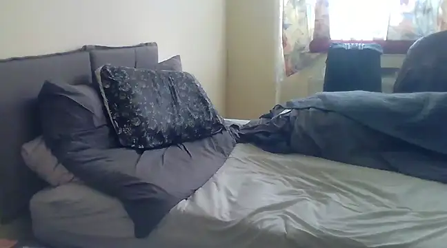 Snapshot of farock chatting on 02.08.25 farock online show from 02.08.25