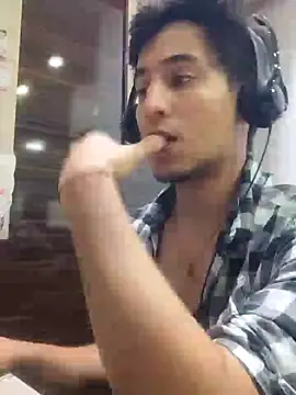 Snapshot of GamerQuinn chatting on 12.21.24 GamerQuinn online show from 12.21.24