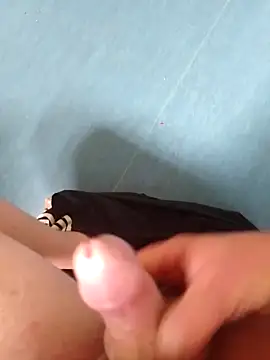 Snapshot of lekkerpeet chatting on 12.18.24 lekkerpeet online show from 12.18.24