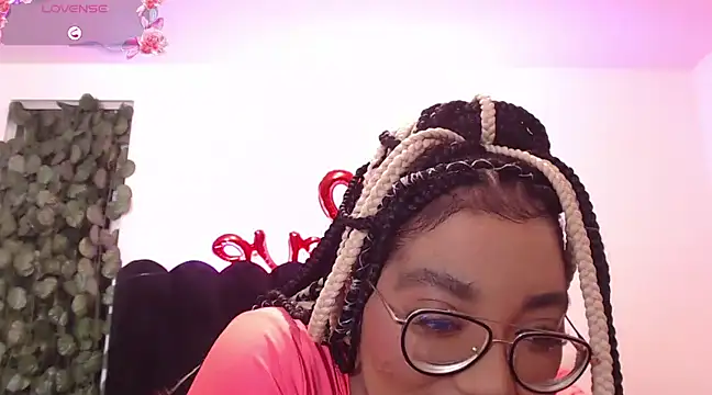 Snapshot of AmyBriiggs chatting on 03.09.25 AmyBriiggs online show from 03.09.25