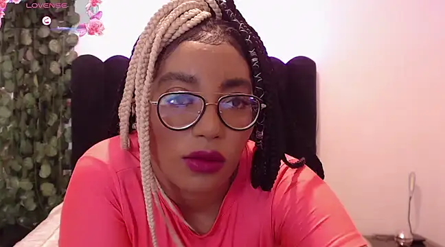 Snapshot of AmyBriiggs chatting on 03.22.25 AmyBriiggs online show from 03.22.25