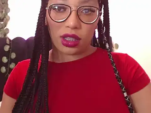 Snapshot of AmyBriiggs chatting on 10.13.25 AmyBriiggs online show from 10.13.25