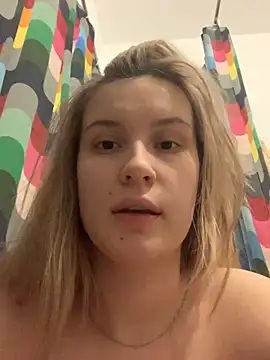 Snapshot of Sweet_white_chocolate chatting on 01.10.25 Sweet white chocolate online show from 01.10.25