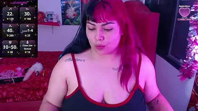 Snapshot of Pinky-Flower chatting on 01.18.25 Pinky-Flower online show from 01.18.25