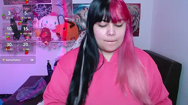 Snapshot of Pinky-Flower chatting on 11.06.25 Pinky-Flower online show from 11.06.25