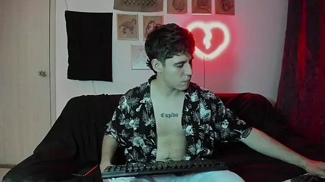 Snapshot of Antonello_Vannucci chatting on 01.04.25 Antonello Vannucci online show from 01.04.25