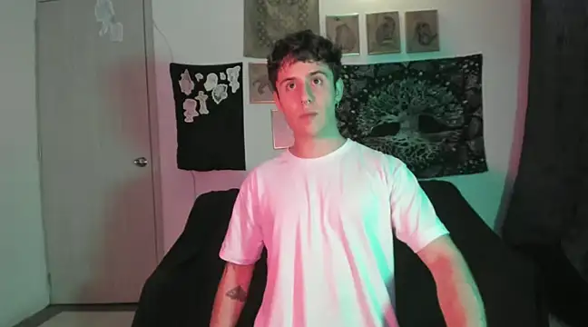 Snapshot of Antonello_Vannucci chatting on 01.19.25 Antonello Vannucci online show from 01.19.25