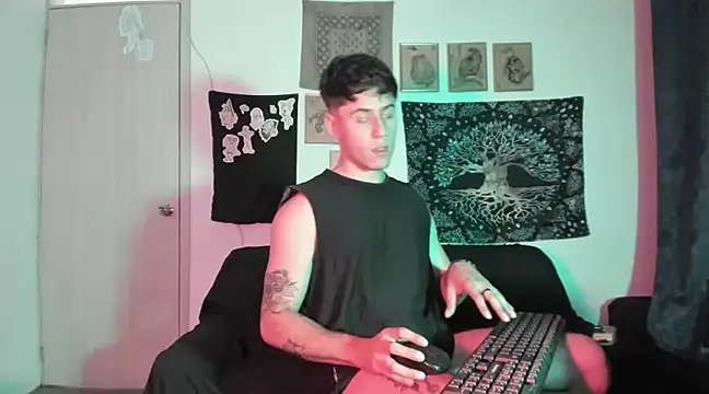 Snapshot of Antonello_Vannucci chatting on 01.22.25 Antonello Vannucci online show from 01.22.25