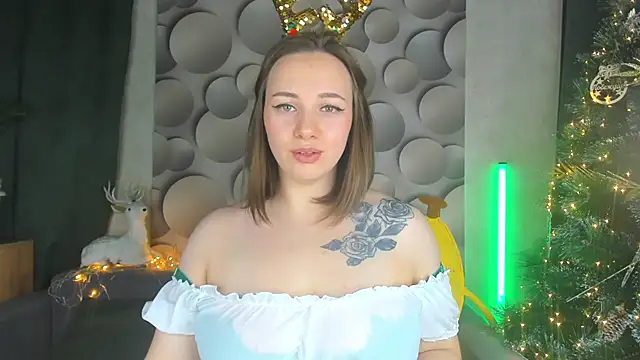 Snapshot of Cute_smile_sharon chatting on 12.23.24 Cute smile sharon online show from 12.23.24