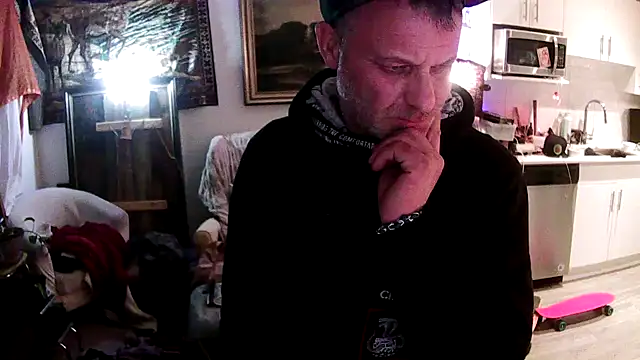 Snapshot of SilverandFox chatting on 01.23.25 SilverandFox online show from 01.23.25