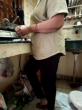 Snapshot of Soniya_444 chatting on 02.25.25 Soniya 444 online show from 02.25.25