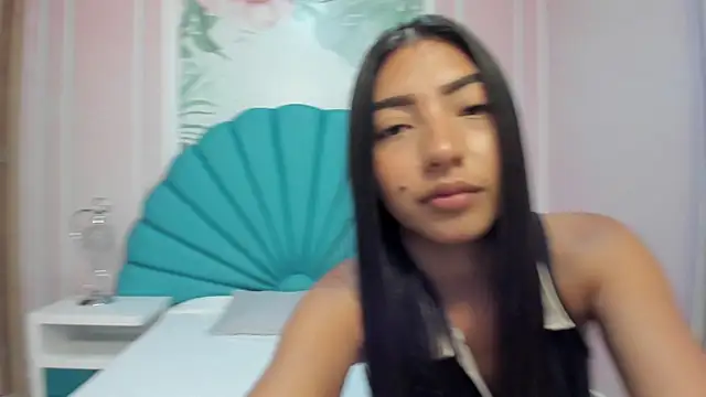 Snapshot of Daphne_Fox_ chatting on 02.19.25 Daphne Fox online show from 02.19.25