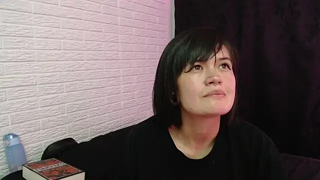 Snapshot of rousstattoo chatting on 03.08.25 rousstattoo online show from 03.08.25