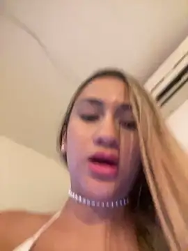 Snapshot of Mariapaula chatting on 01.21.25 Mariapaula online show from 01.21.25