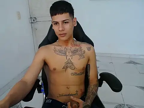 Snapshot of Clyde019 chatting on 12.27.24 Clyde019 online show from 12.27.24