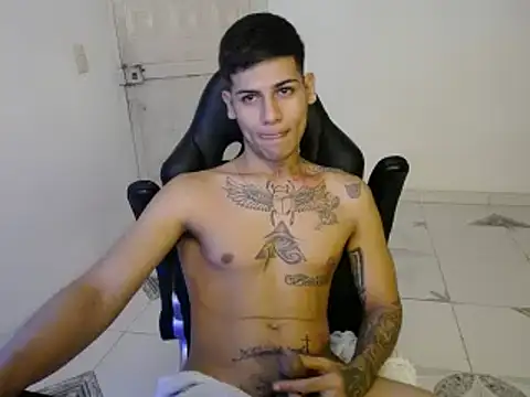 Snapshot of Clyde019 chatting on 12.31.24 Clyde019 online show from 12.31.24