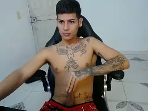 Snapshot of Clyde019 chatting on 01.06.25 Clyde019 online show from 01.06.25