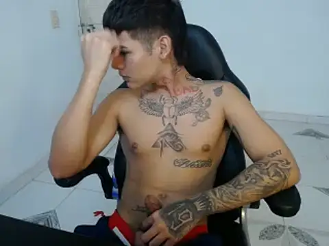 Snapshot of Clyde019 chatting on 01.07.25 Clyde019 online show from 01.07.25